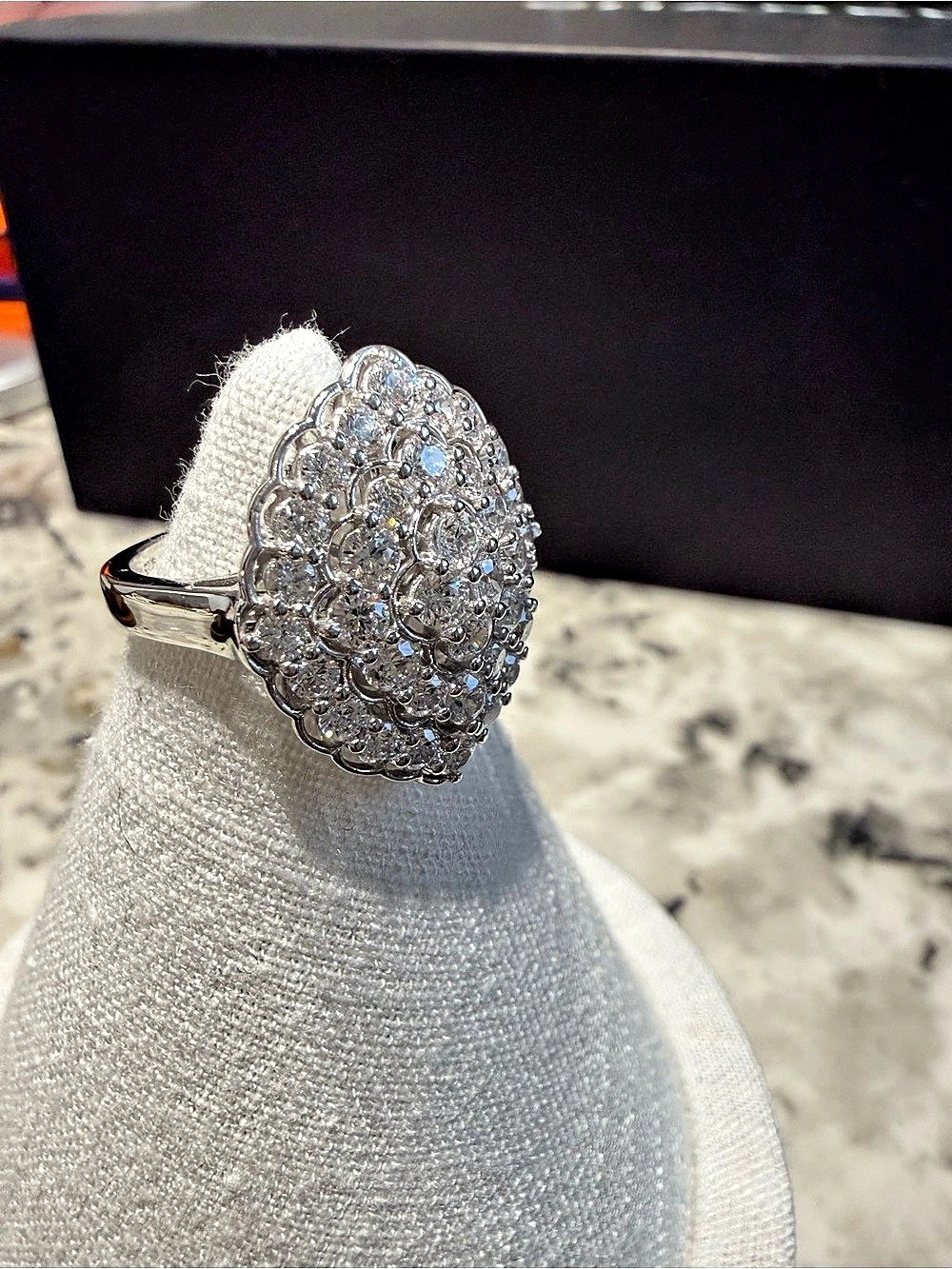 Swarovski Zirconia Silver-Tone Crystal Ring Size 8 Like New